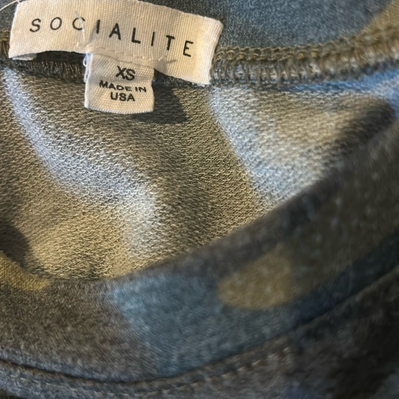 Worn 1X, Socialite, Womens, LS lightweight, cropped top in camo print - Picture 3 of 4